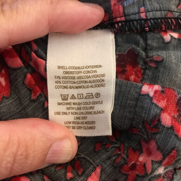 Free people blk/red floral tunic top.  Xs - Picture 3 of 9